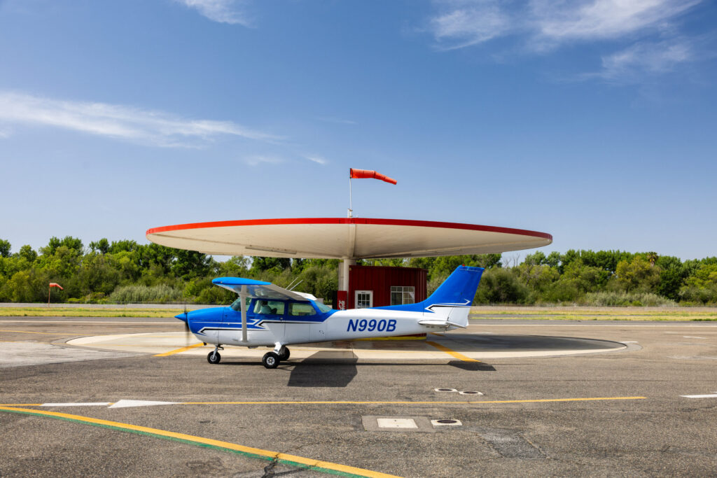 Cessna Fueling up.jpg